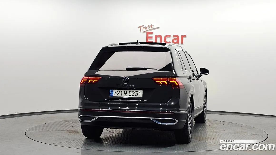 Volkswagen Tiguan — фото 4