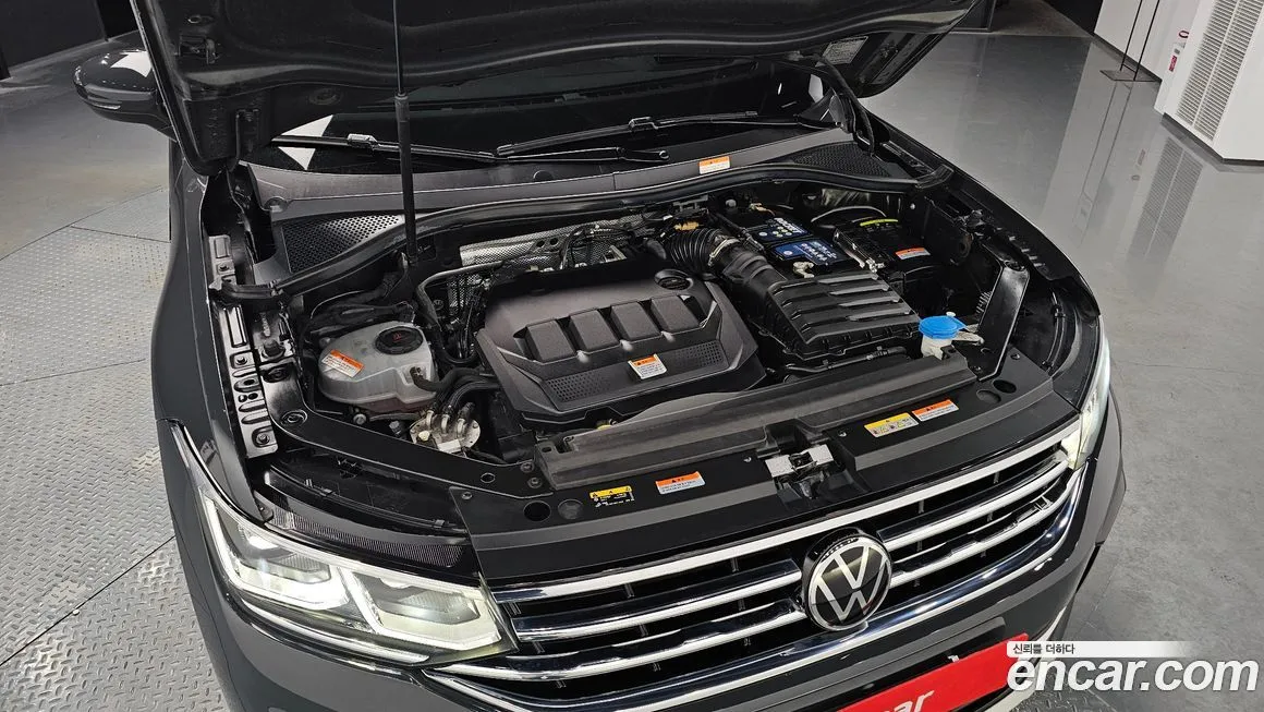 Volkswagen Tiguan — фото 10
