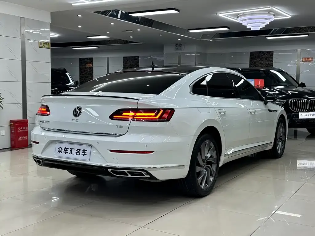 Volkswagen CC 2022 из CN, фото 2