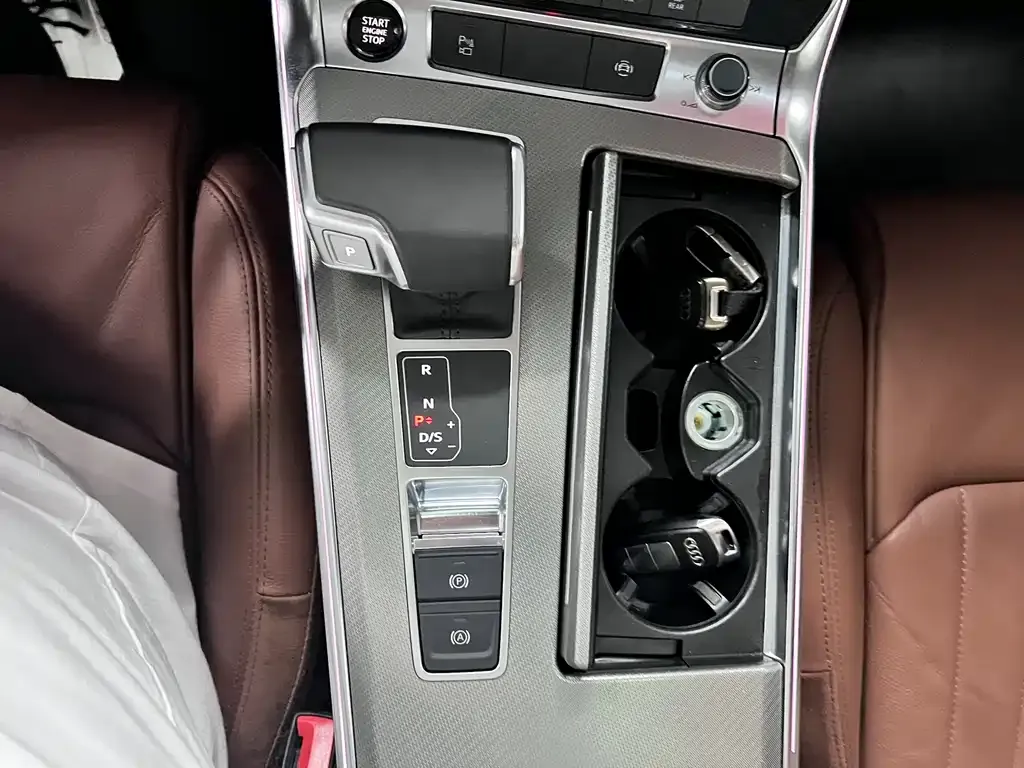 Audi A6L 2021 из CN, фото 4