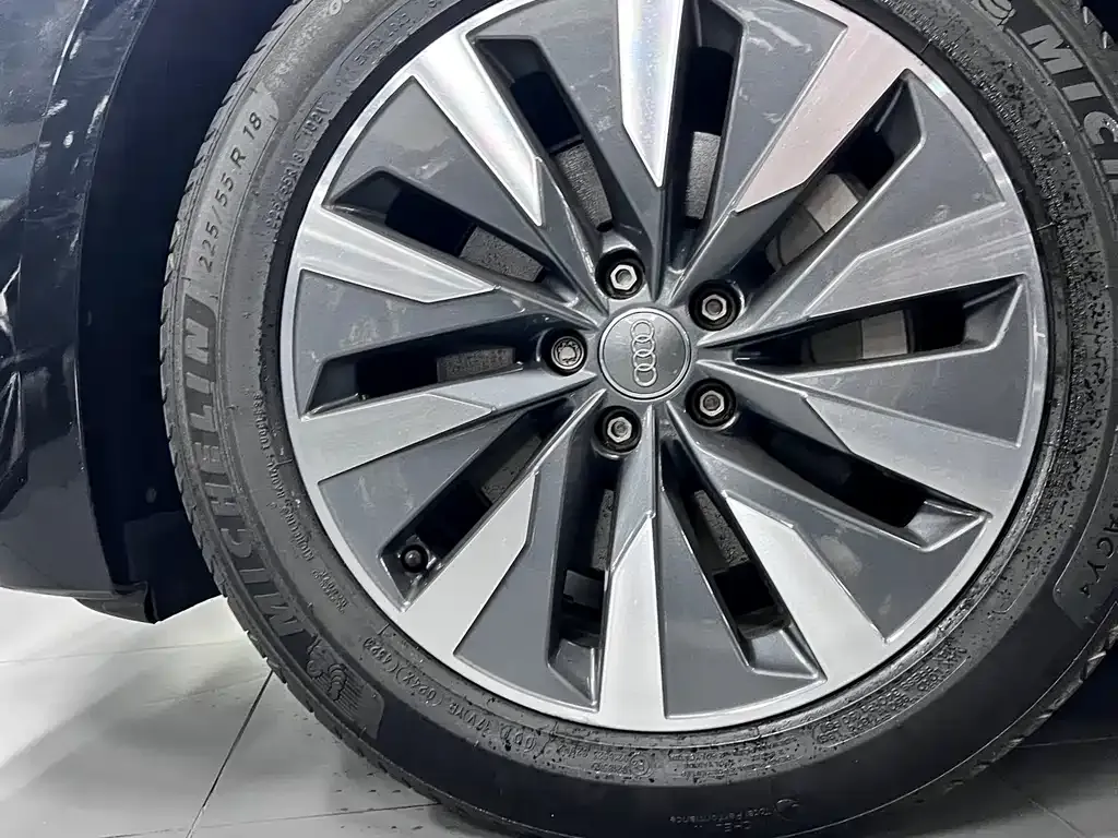 Audi A6L 2021 из CN, фото 6