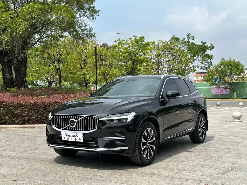 Volvo XC60 — фото 1