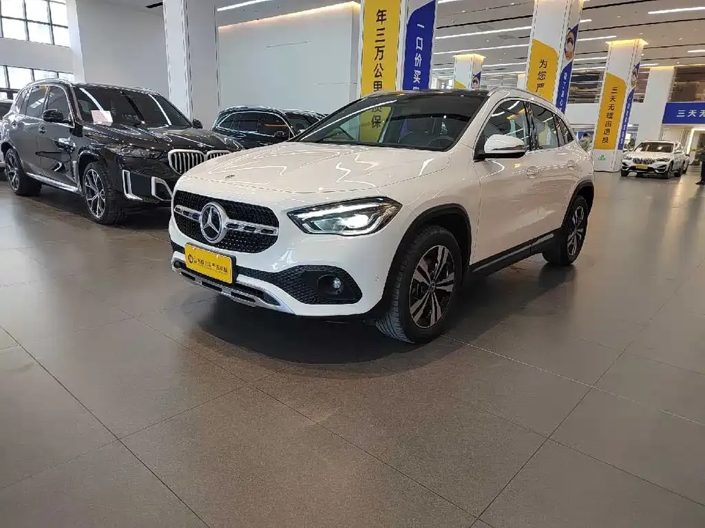 Mercedes-Benz GLA — фото 1