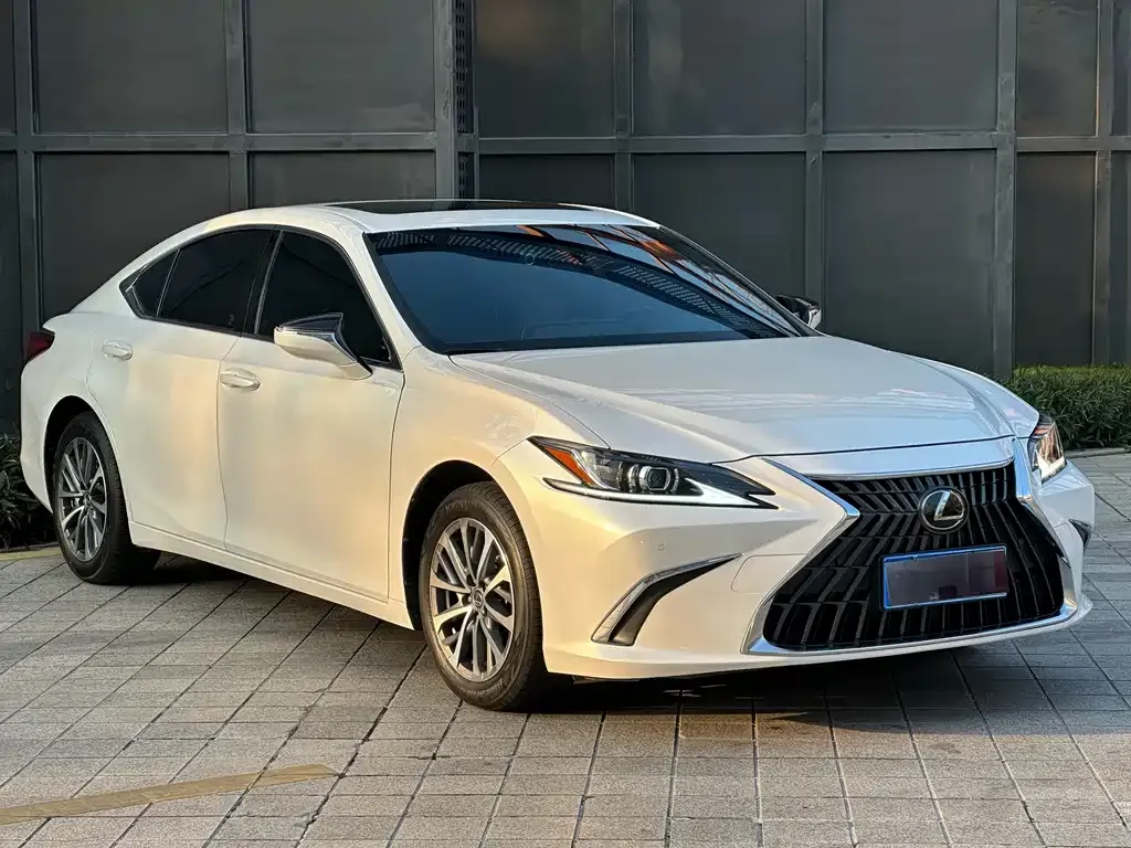 Lexus ES — фото 7