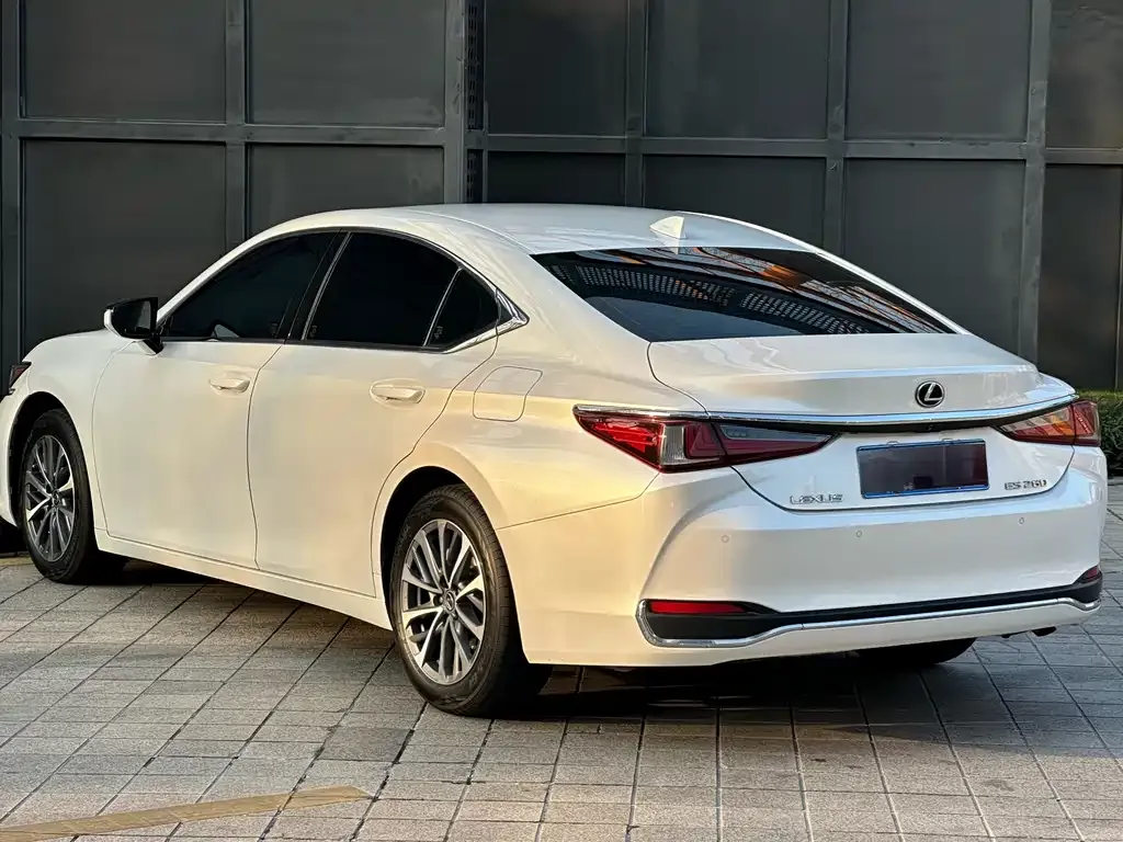 Lexus ES — фото 3
