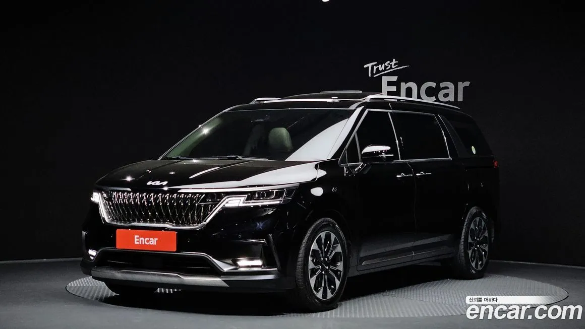 Kia Carnival — фото 1