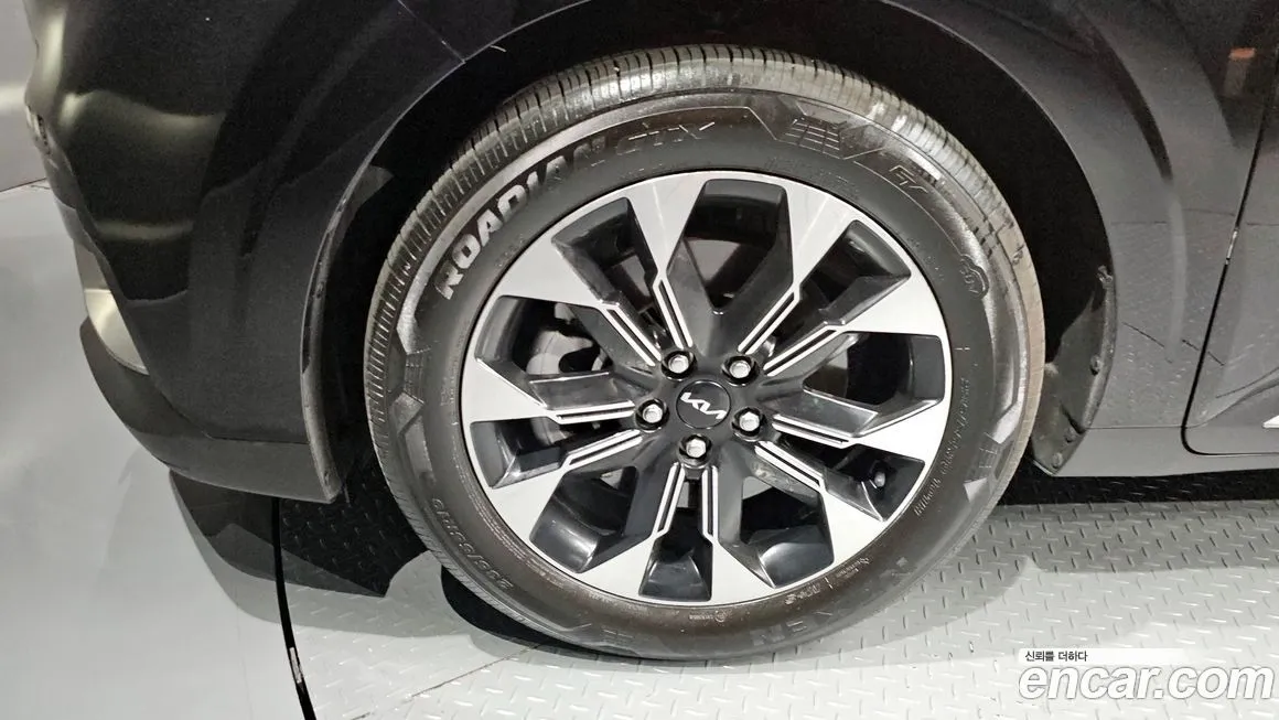 Kia Carnival — фото 10