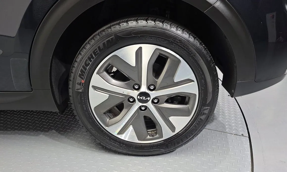 Kia Niro — фото 10