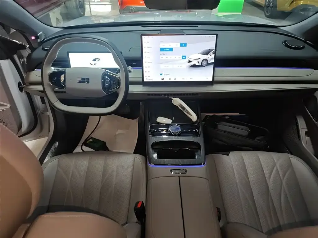 Geely Galaxy Xingyao 8 2025 из CN, фото 6