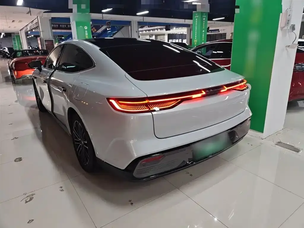 Geely Galaxy Xingyao 8 2025 из CN, фото 9