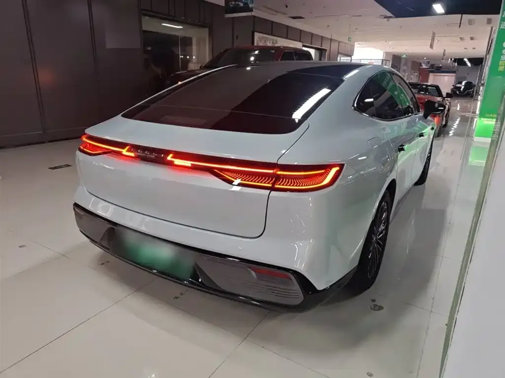 Geely Galaxy Xingyao 8 2025 из CN, фото 4