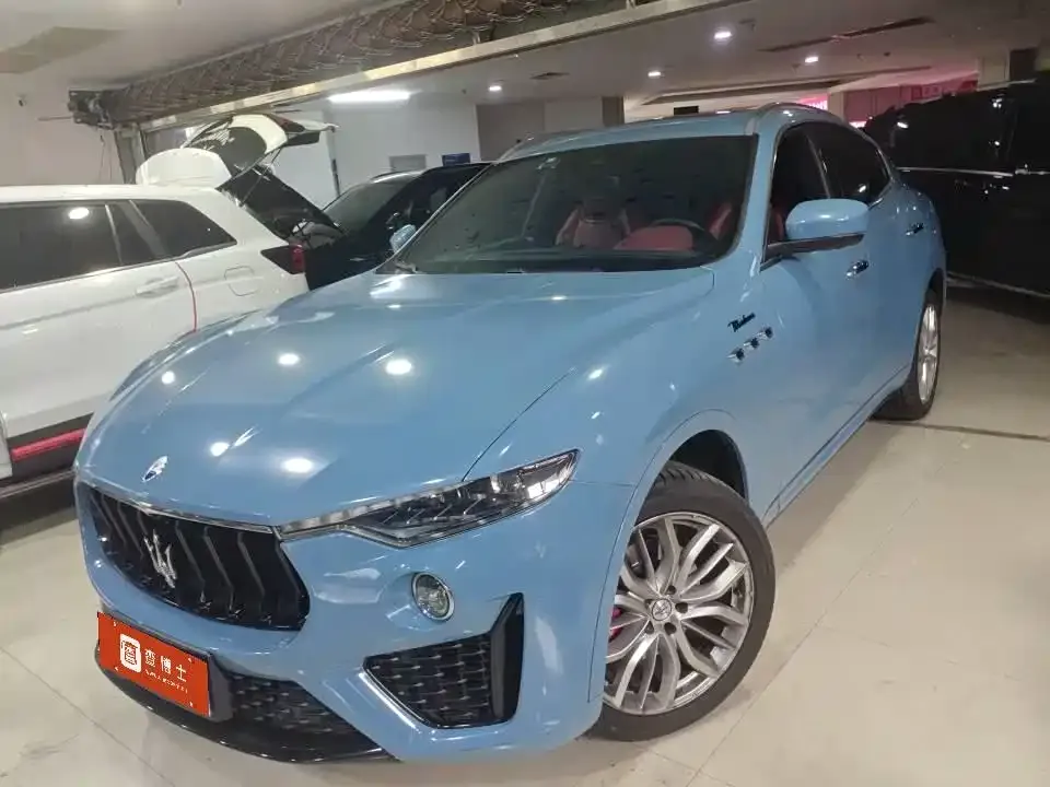 Maserati Levante — фото 1