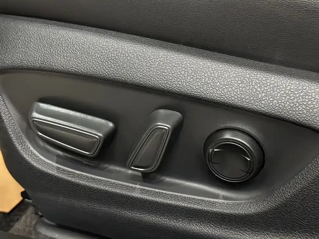 Toyota Avalon — фото 10