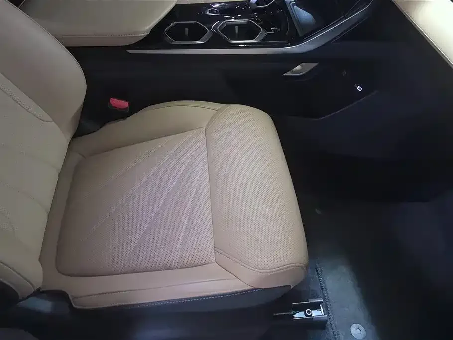Geely Boyue L 2024 из CN, фото 4