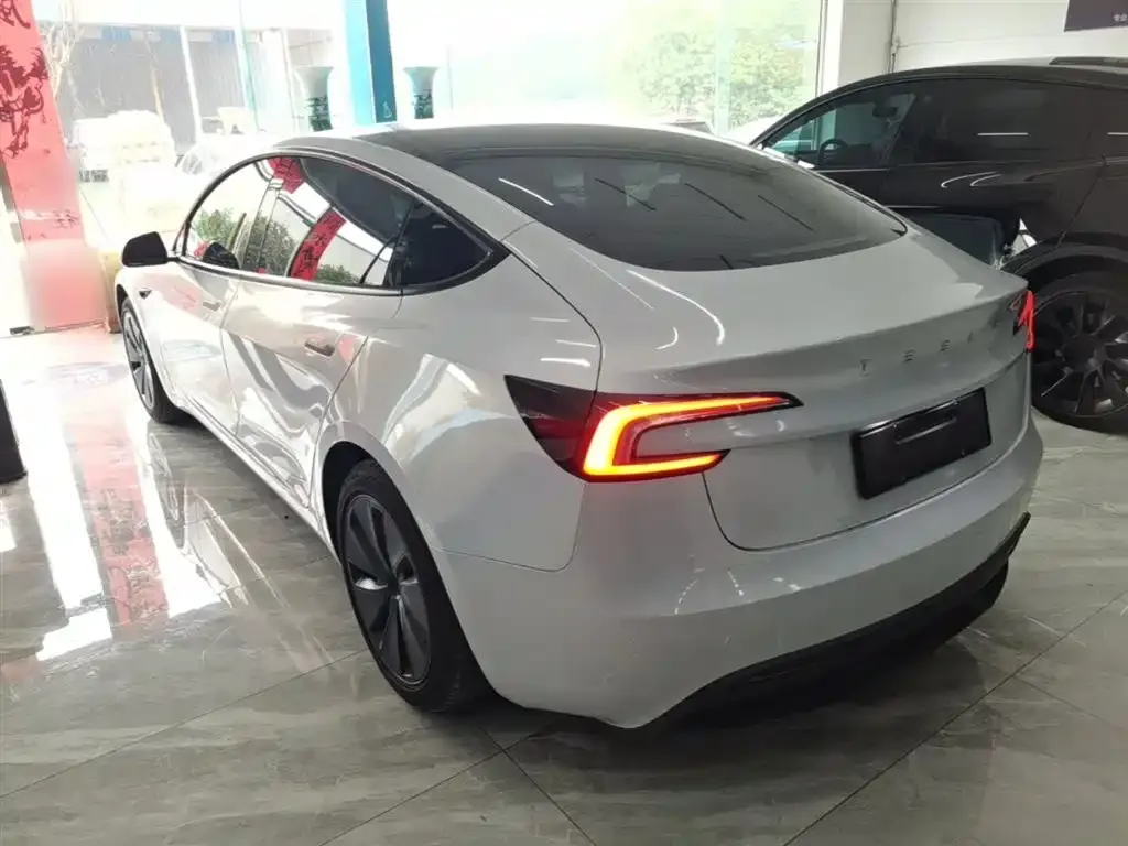 Tesla Model 3 2025 из CN, фото 6