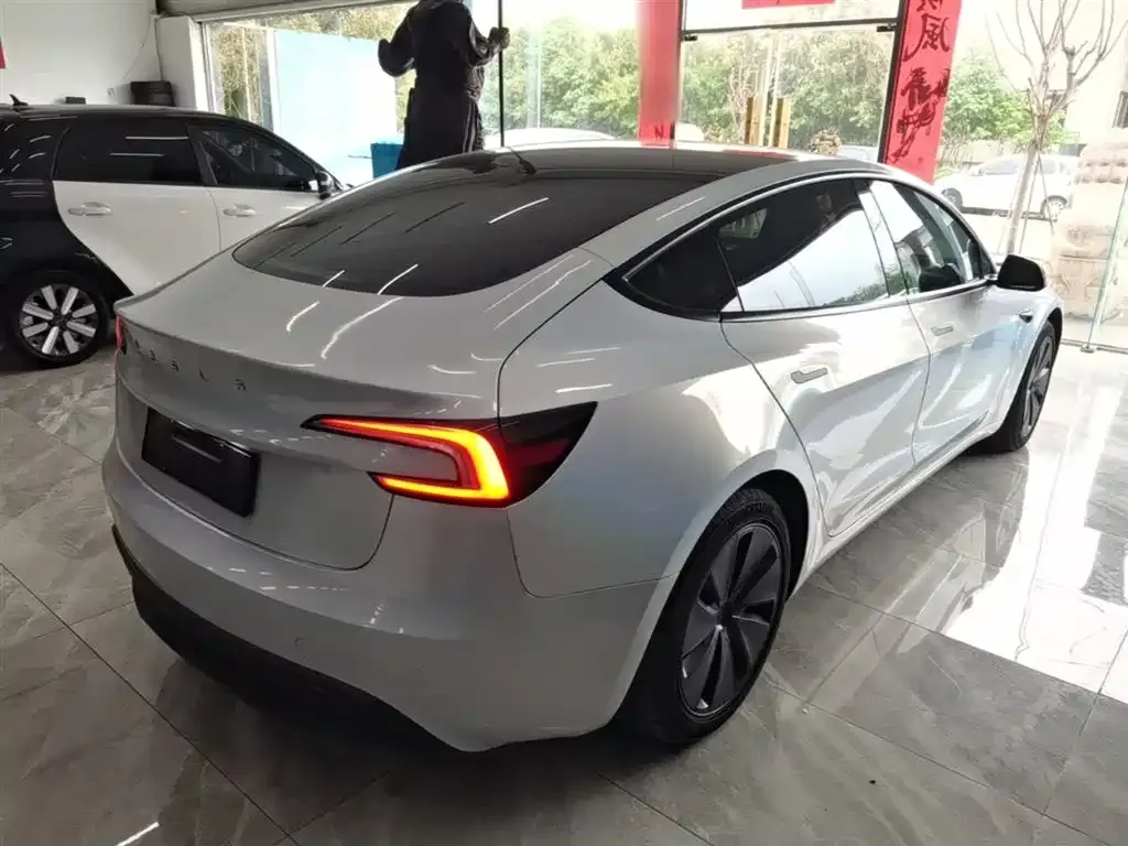 Tesla Model 3 2025 из CN, фото 8