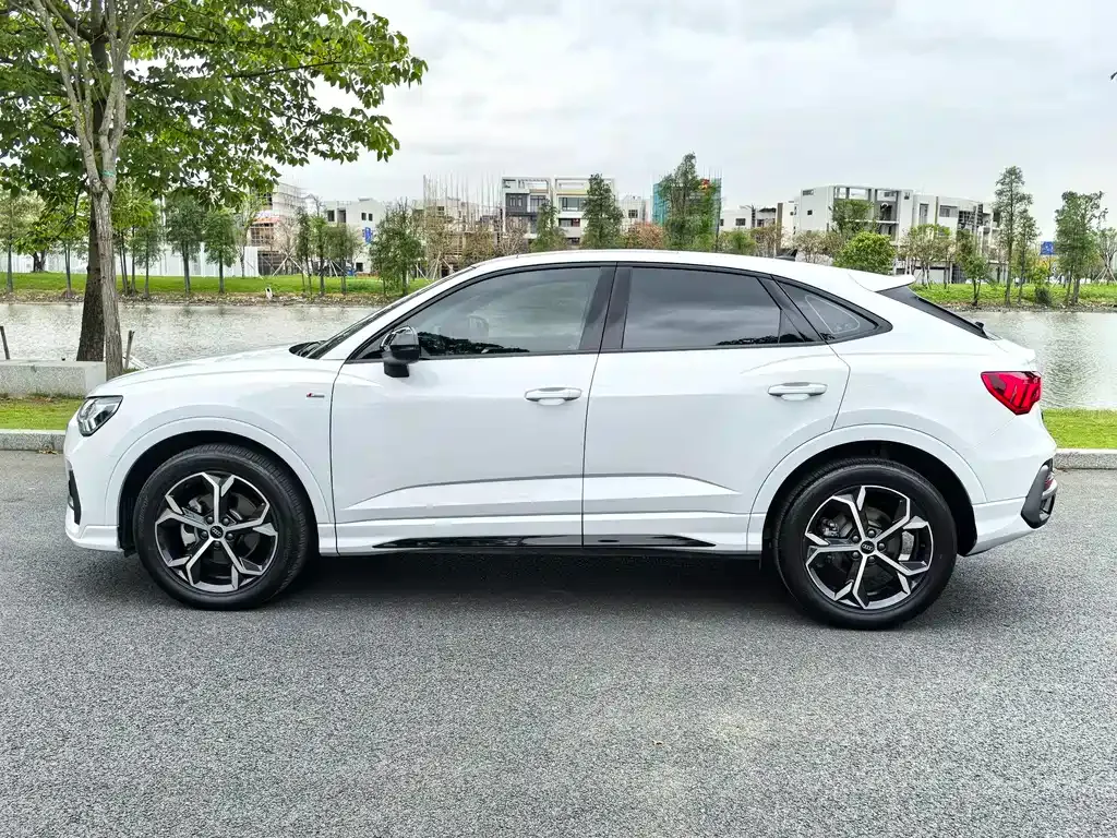 Audi Q3 Sportback — фото 3