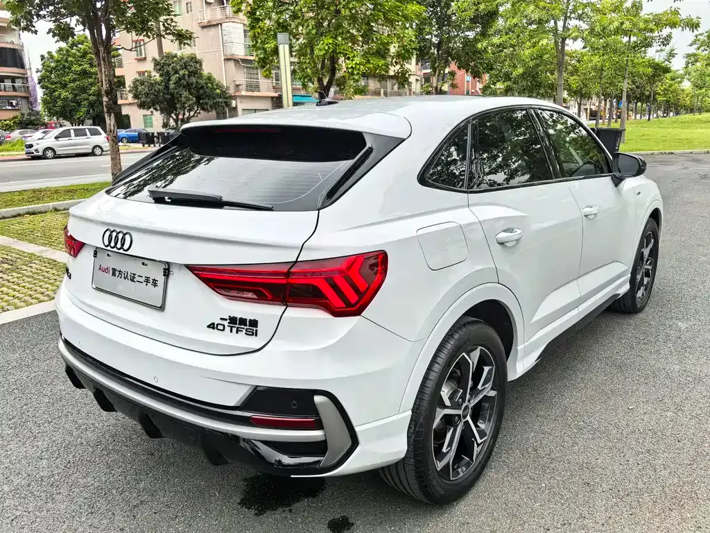 Audi Q3 Sportback — фото 10