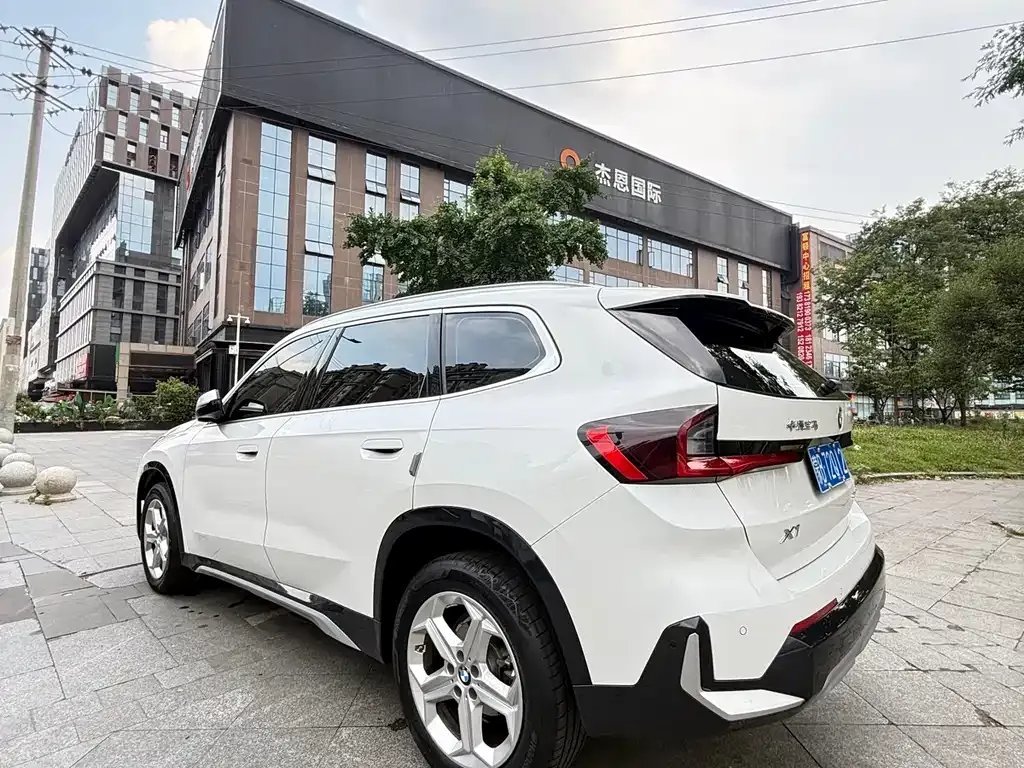 BMW X1 — фото 10