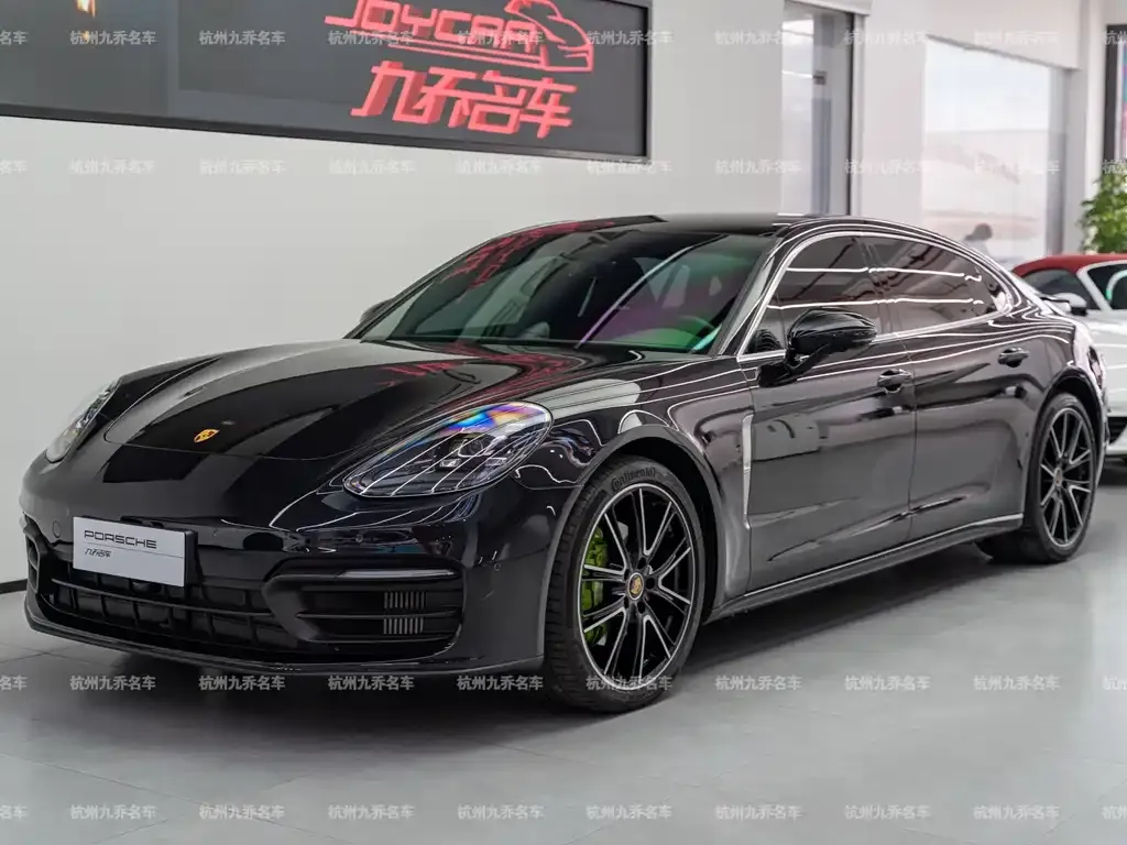 Porsche Panamera — фото 1