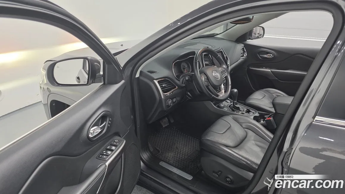 Jeep Cherokee 2021 из KR, фото 9