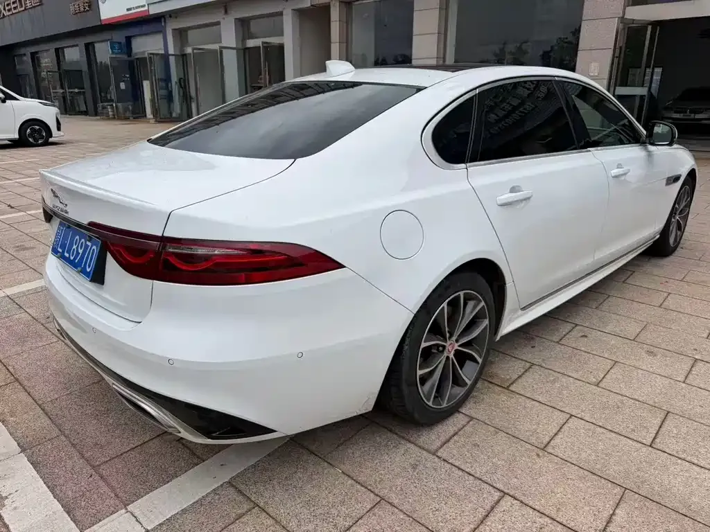 Jaguar XFL — фото 10