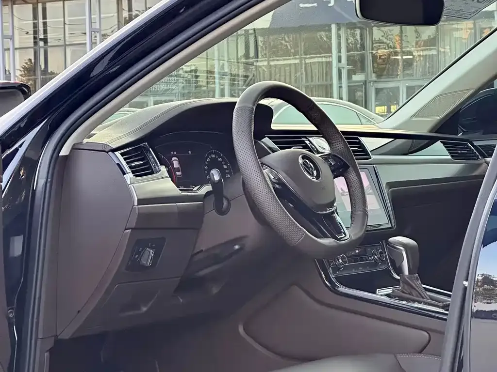 Volkswagen Phideon 2022 из CN, фото 3