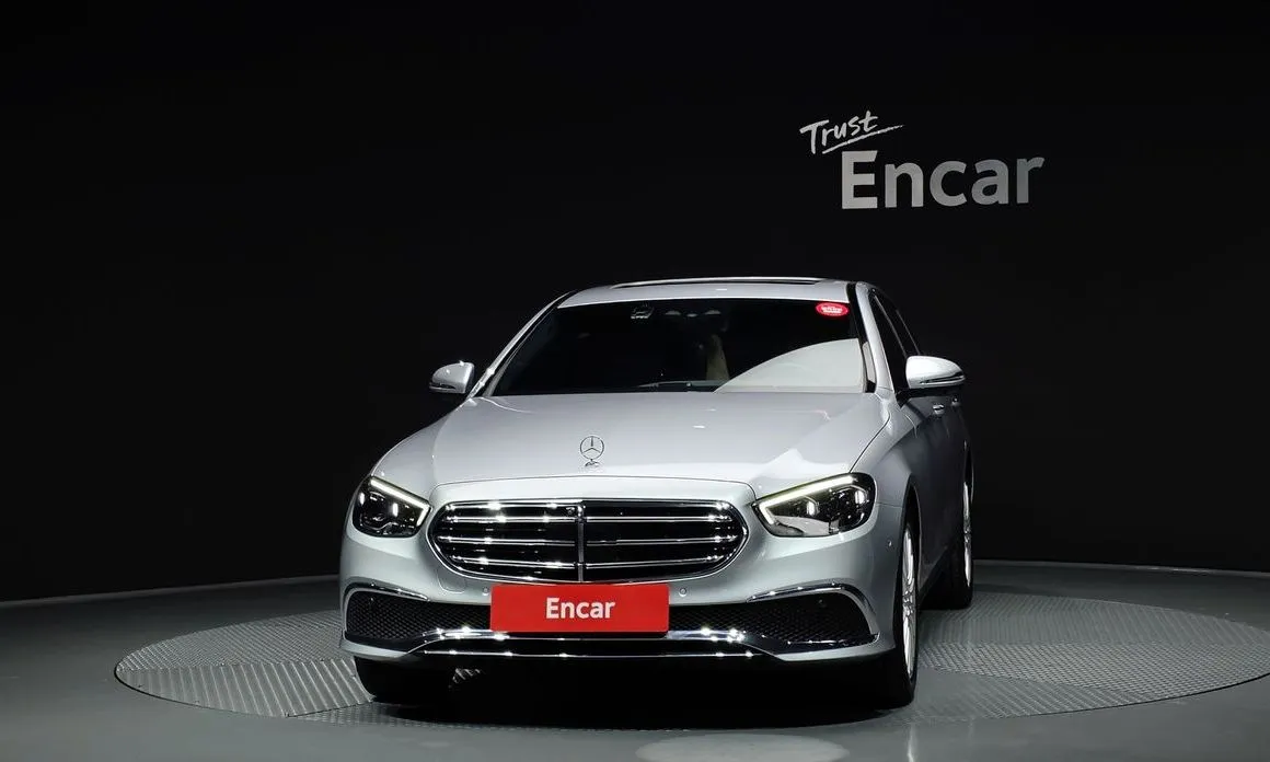 Mercedes-Benz E-Class — фото 2