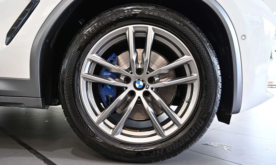 BMW X4 — фото 10