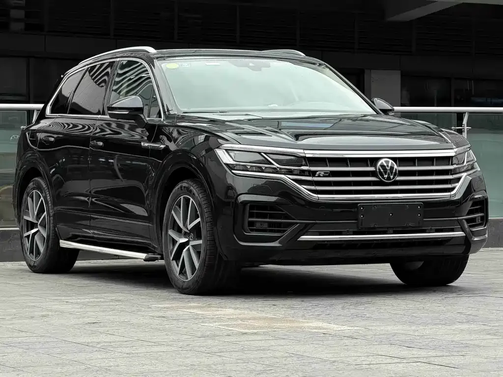 Volkswagen Touareg — фото 7