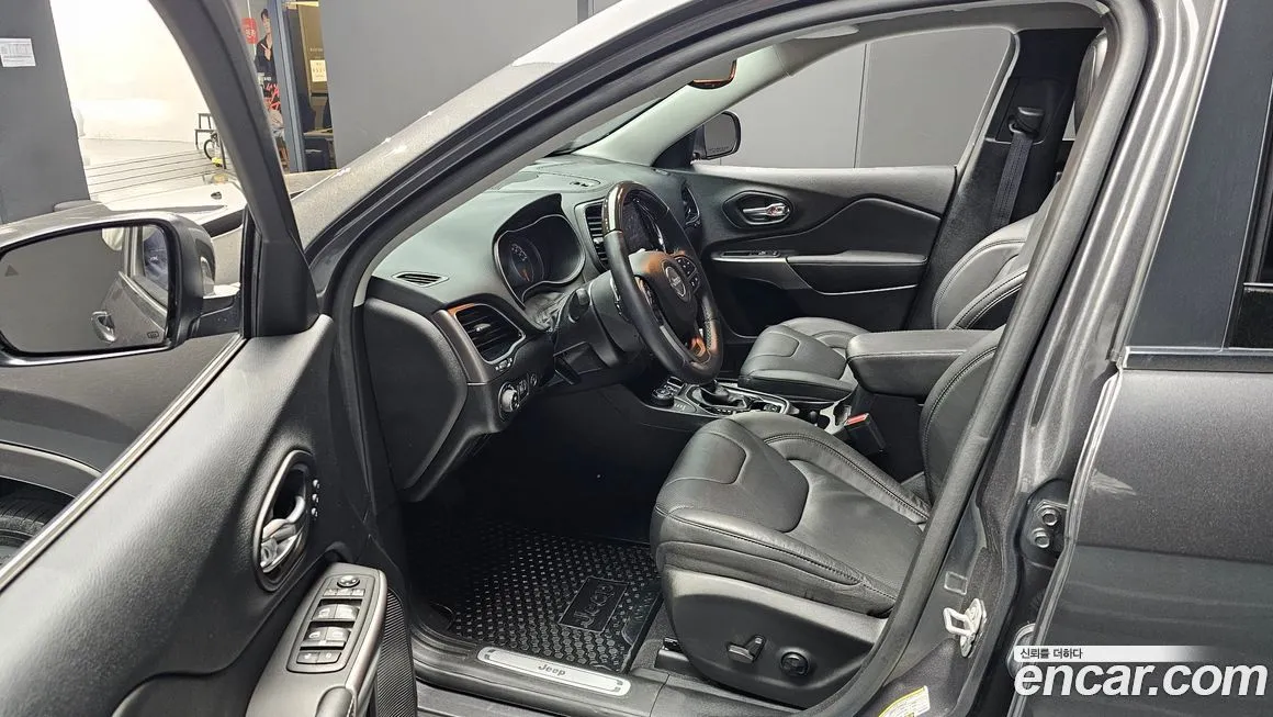 Jeep Cherokee 2021 из KR, фото 4