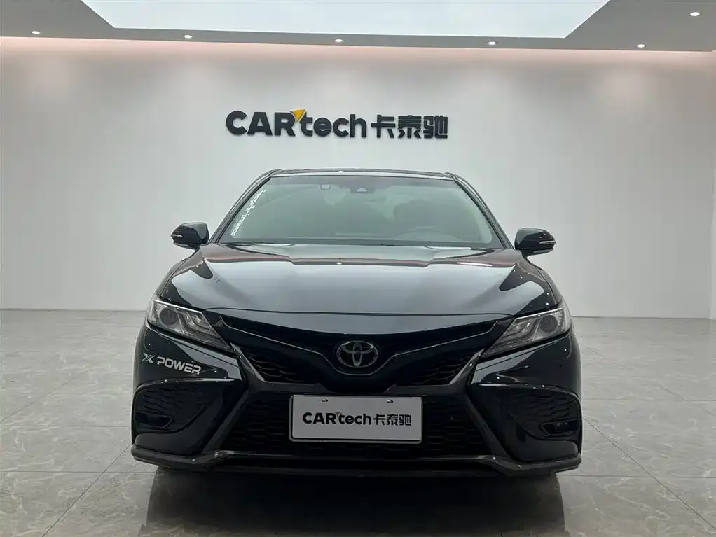 Toyota Camry — фото 4