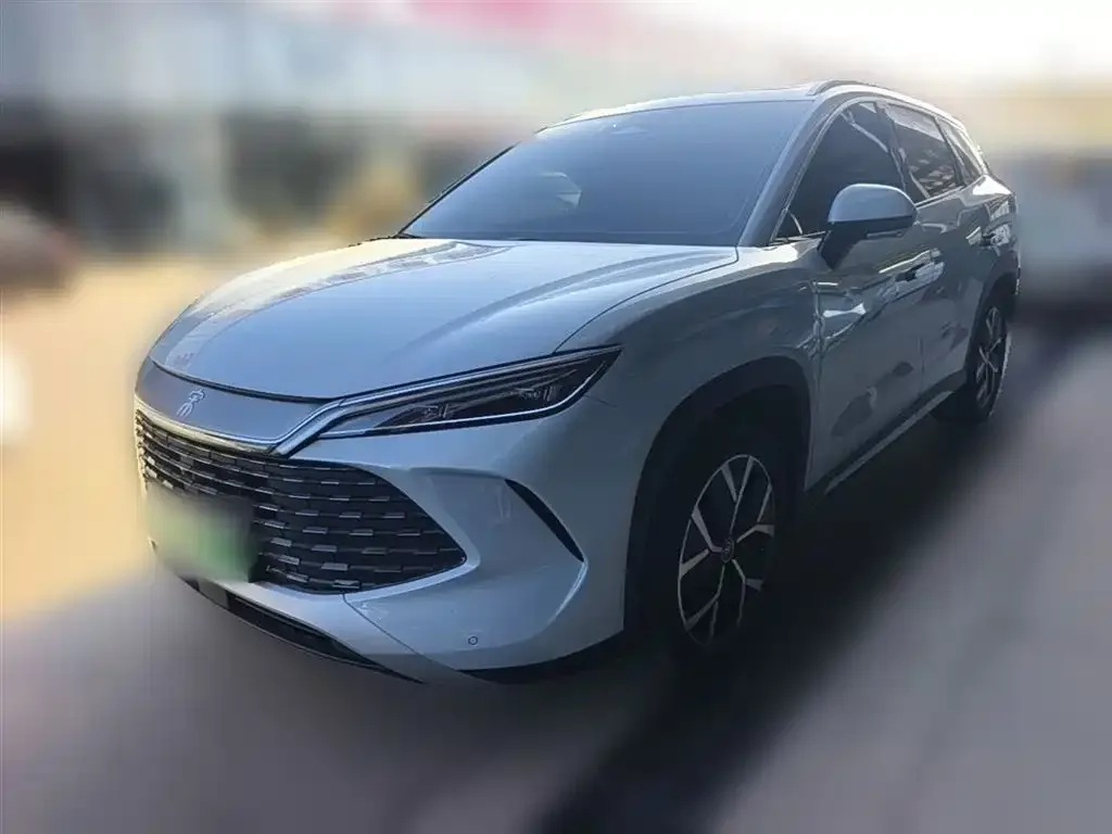 BYD L DM-i — фото 3