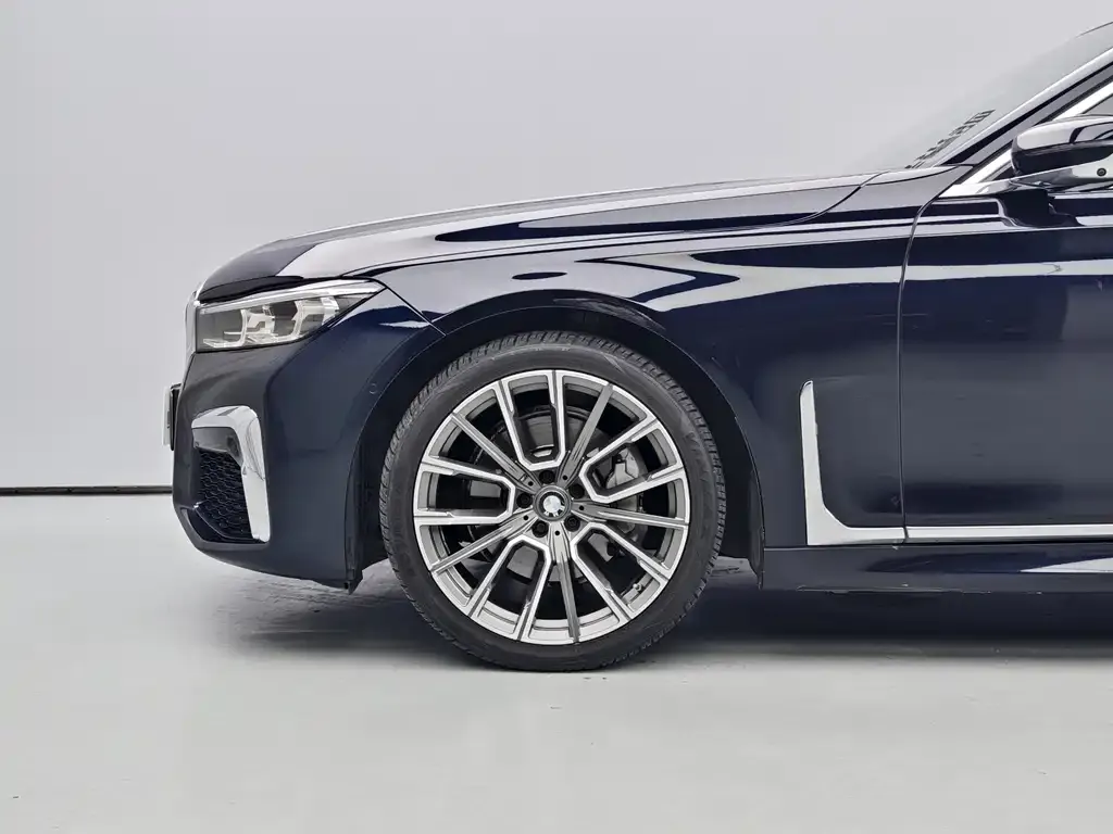 BMW 7 Series — фото 5