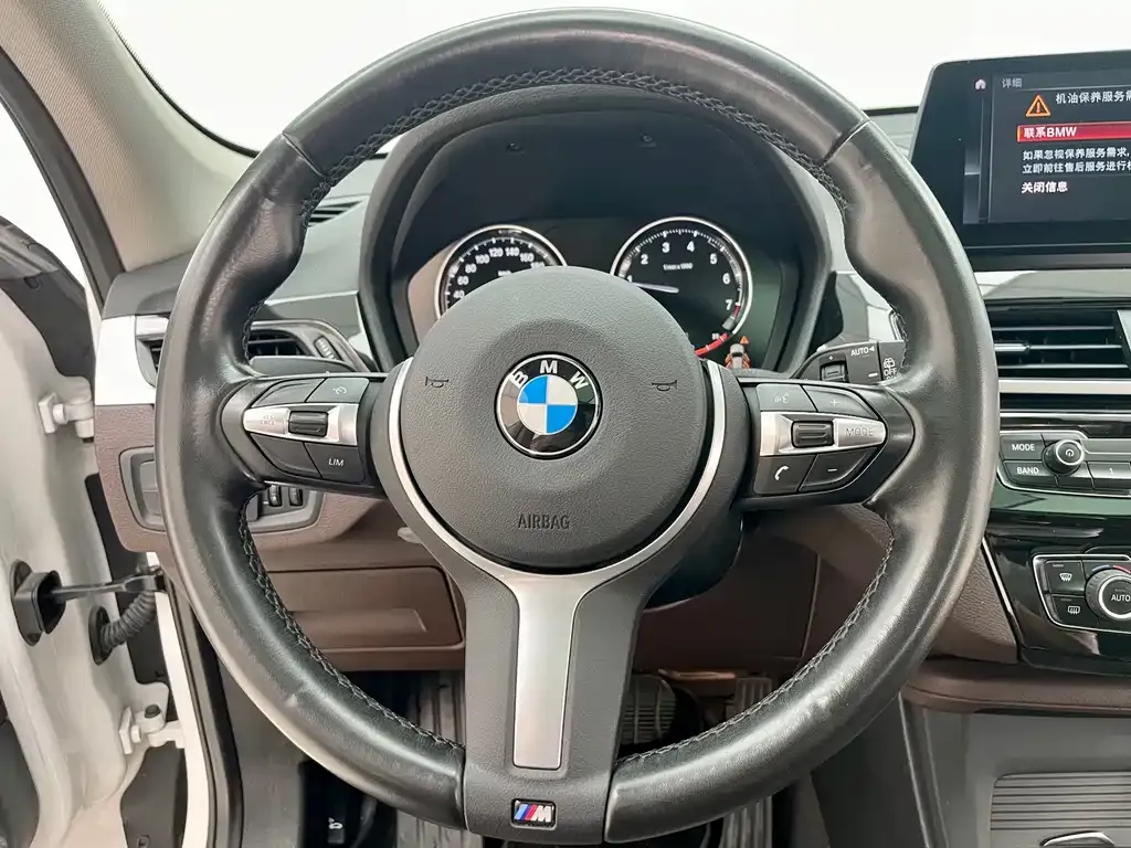 BMW X1 — фото 5