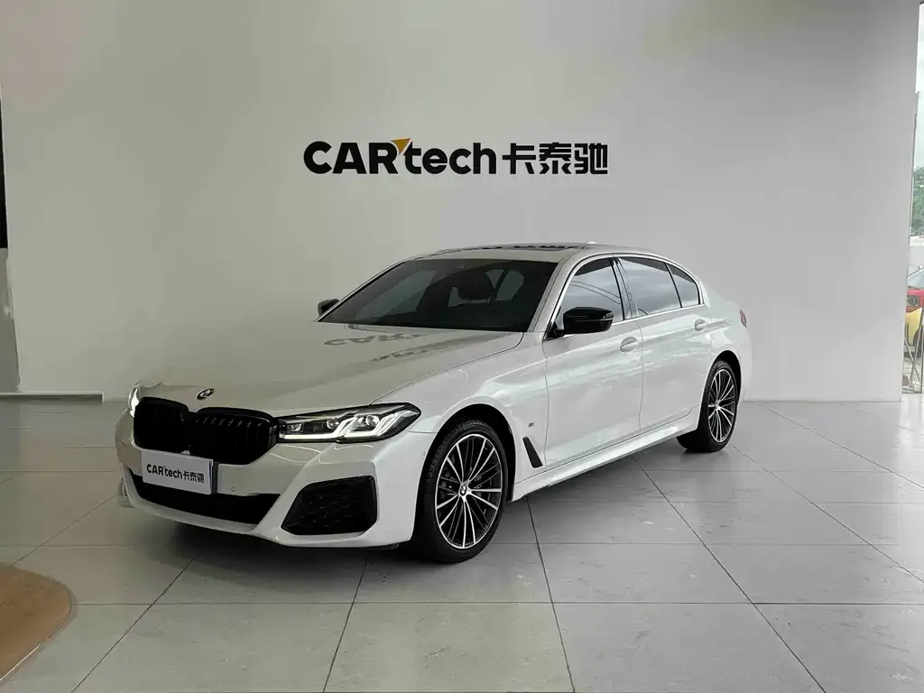 BMW 5 Series — фото 1