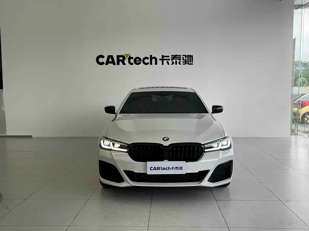 BMW 5 Series — фото 4