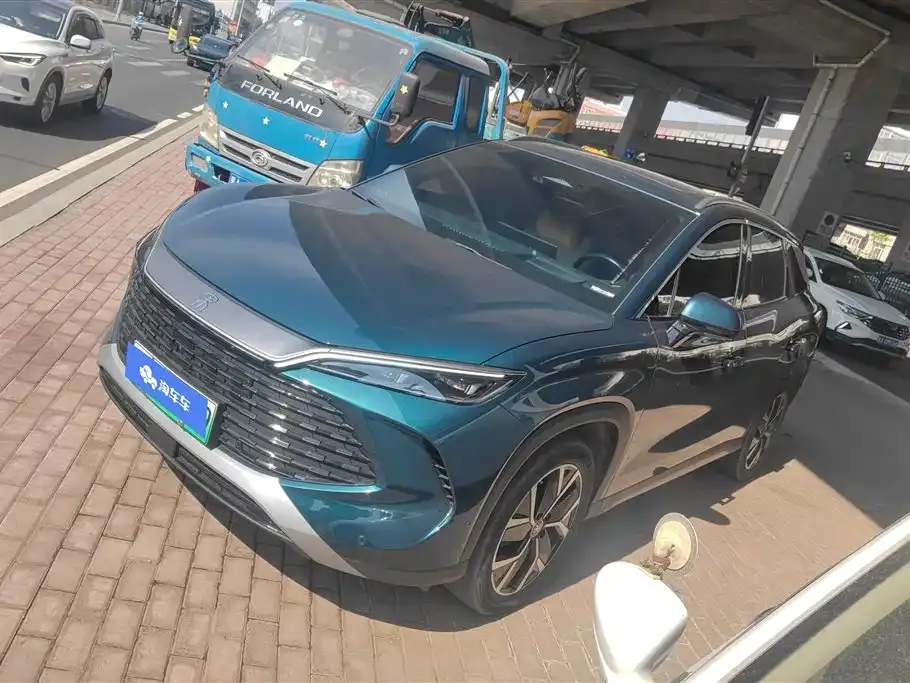 BYD L DM-i — фото 1