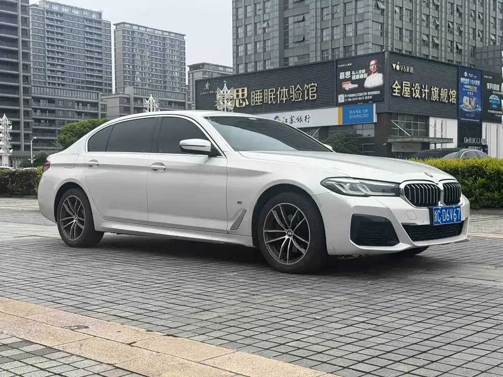 BMW 5 Series — фото 5