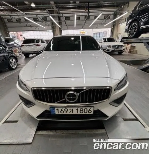 Volvo S60 2023 из KR, фото 2