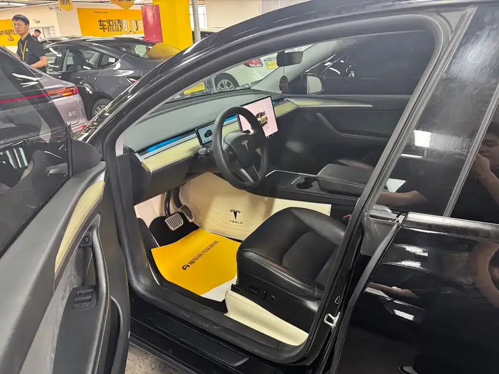 Tesla Model Y 2023 из CN, фото 5