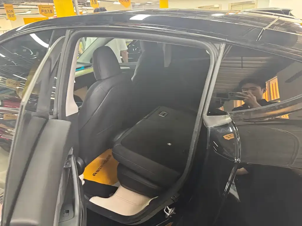 Tesla Model Y 2023 из CN, фото 4