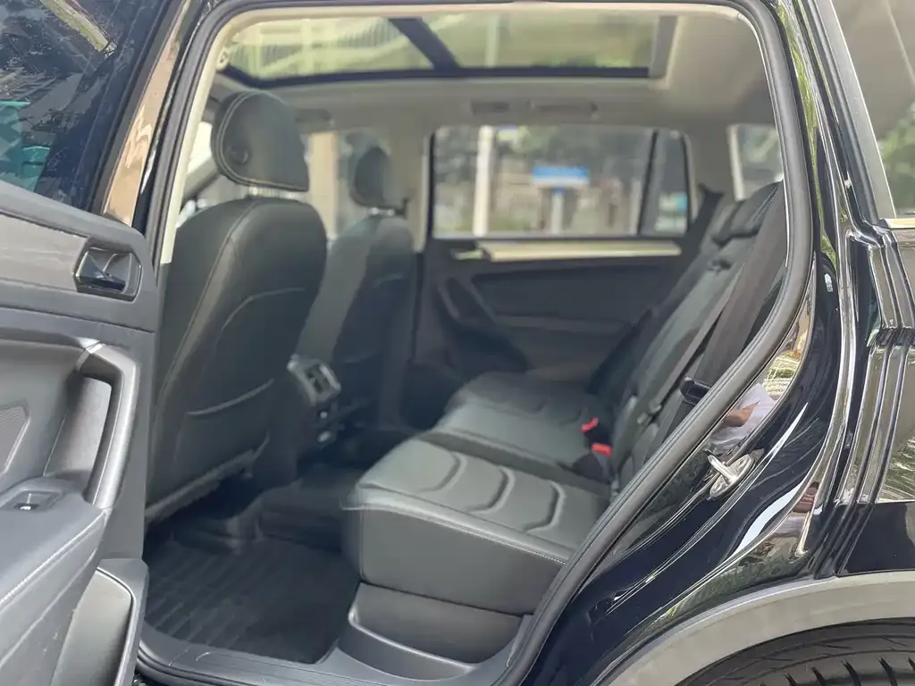 Volkswagen Tiguan L 2021 из CN, фото 2