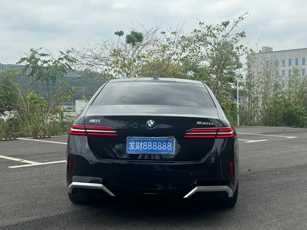 BMW 5 Series — фото 2