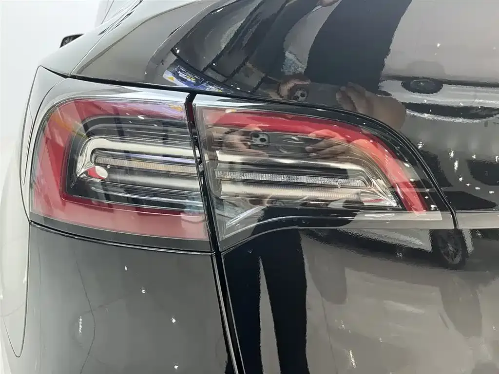 Tesla Model Y 2023 из CN, фото 8