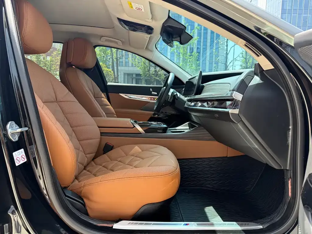 BMW 7 Series 2024 из CN, фото 5