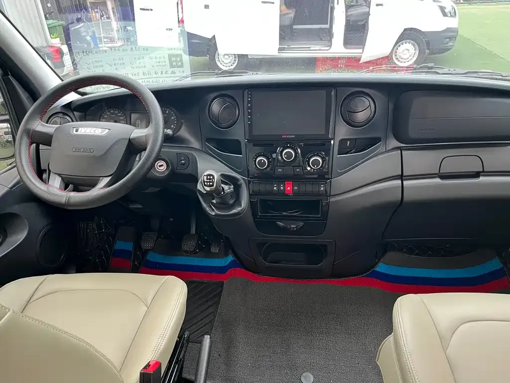 IVECO Ousheng 2023 из CN, фото 8