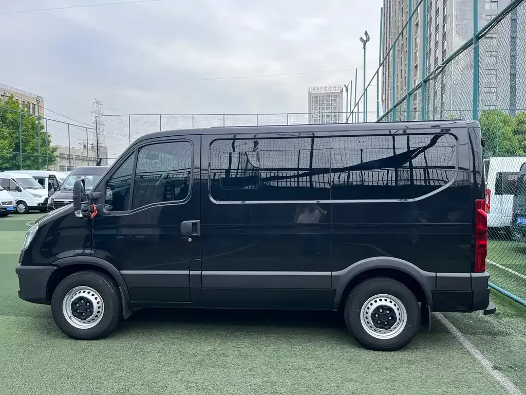 IVECO Ousheng 2023 из CN, фото 5