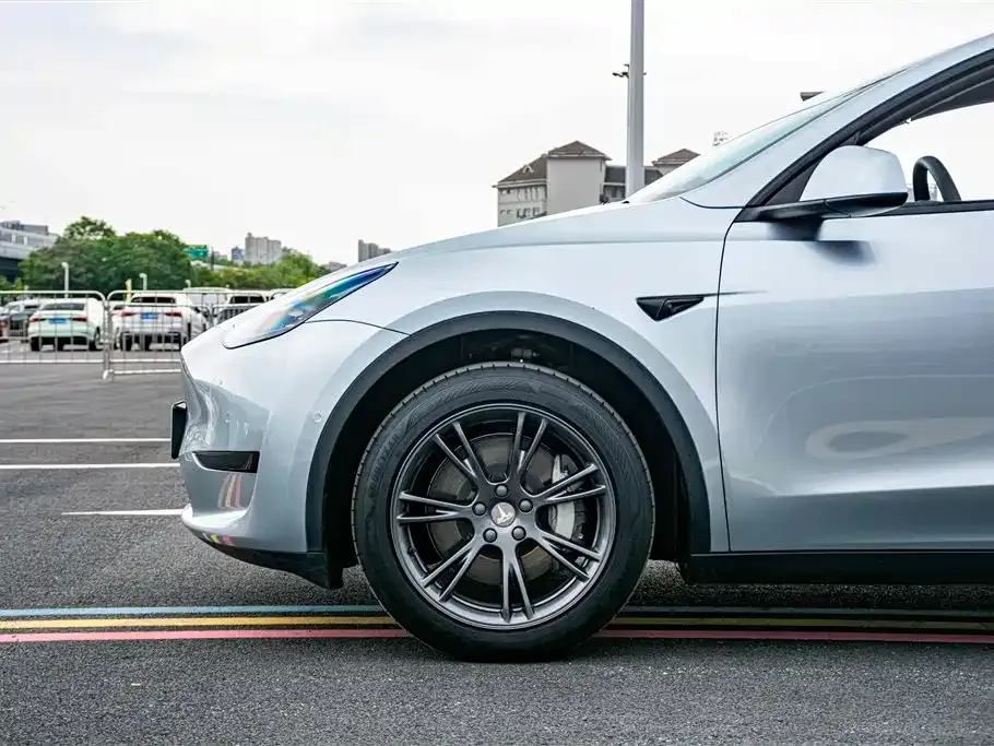 Tesla Model Y 2023 из CN, фото 10