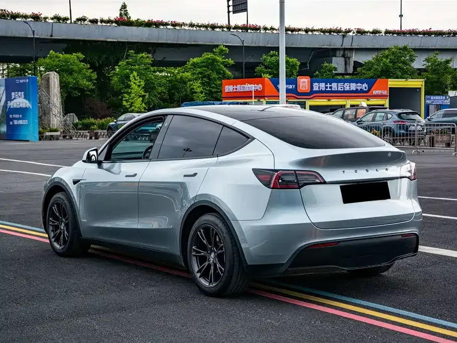 Tesla Model Y 2023 из CN, фото 7